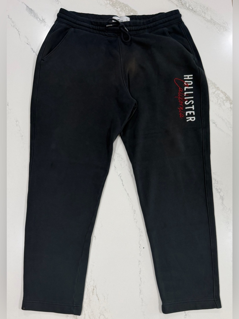 Hollister - Men’s Black Sweatpants w/ Embroidered Logo | Size Large